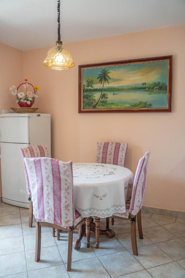 Seaside Serenity: 2-Bedroom Apartment With Boka Bay View Kotor Extérieur photo