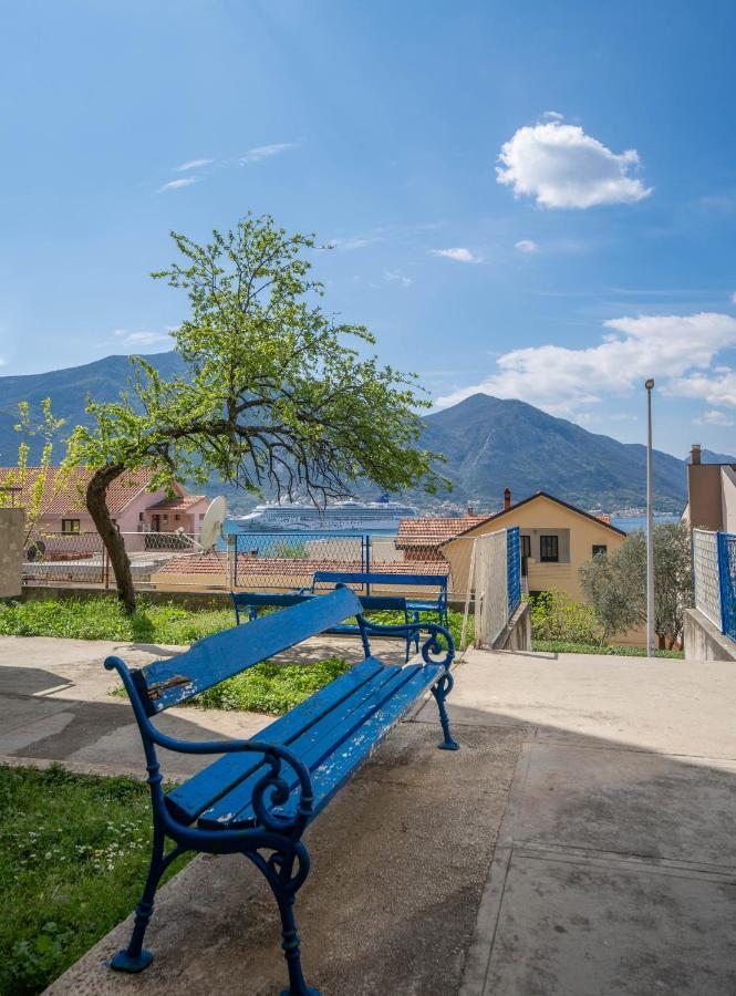 Seaside Serenity: 2-Bedroom Apartment With Boka Bay View Kotor Extérieur photo